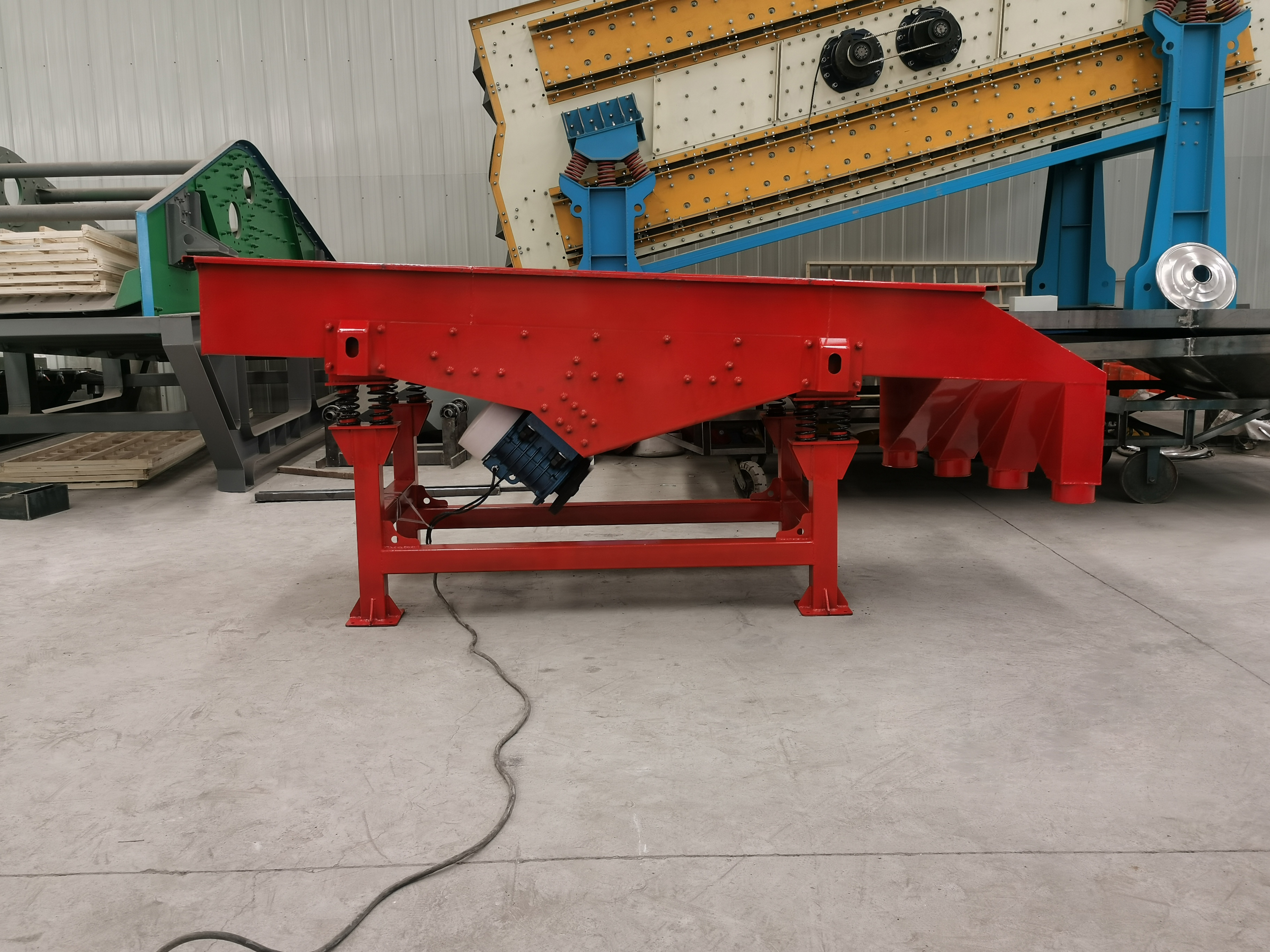 直线振动筛特点