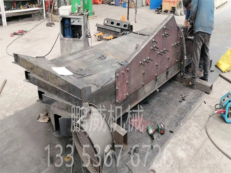 振动筛主体装配拼接2